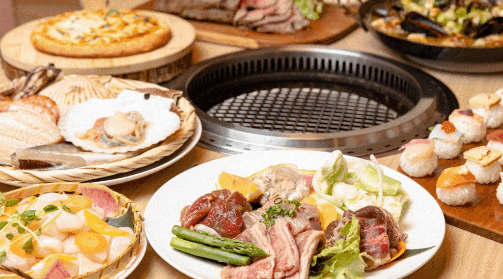 ディナービュッフェではテーブルのロースターで海鮮焼きや焼肉を楽しめます